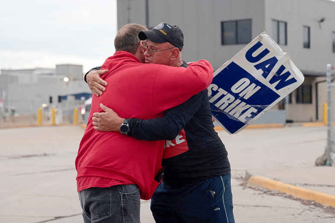 Ford, UAW negotiators reach tentative labor deal – sources 